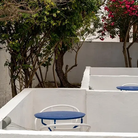 ίκαρος Ξενοδοχείο με διαμερίσματα 2*