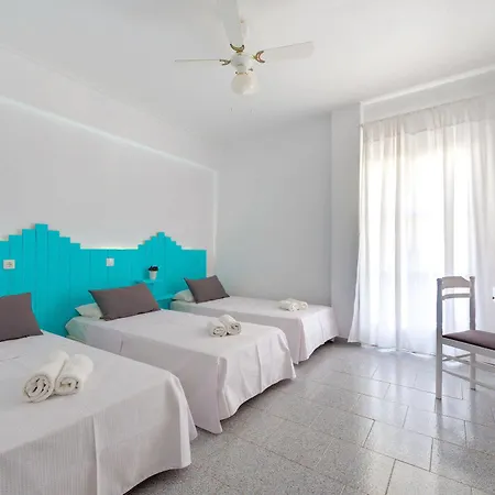 Ξενοδοχείο με διαμερίσματα ίκαρος Καρτεράδος