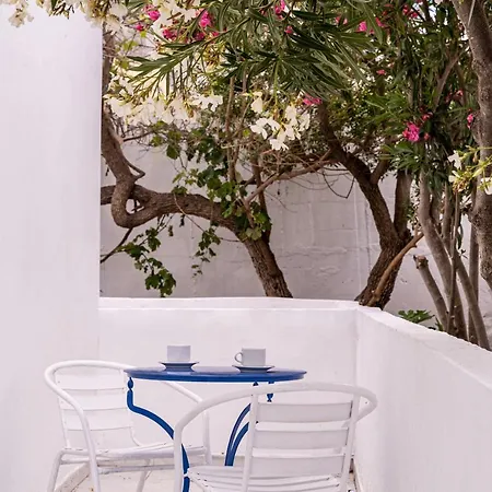 Ikaros Aparthotel Karterados (Santorini)