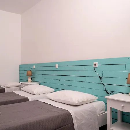Ikaros Aparthotel Karterados (Santorini)